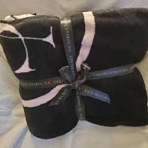 Victoria's Secret blanket NWOT